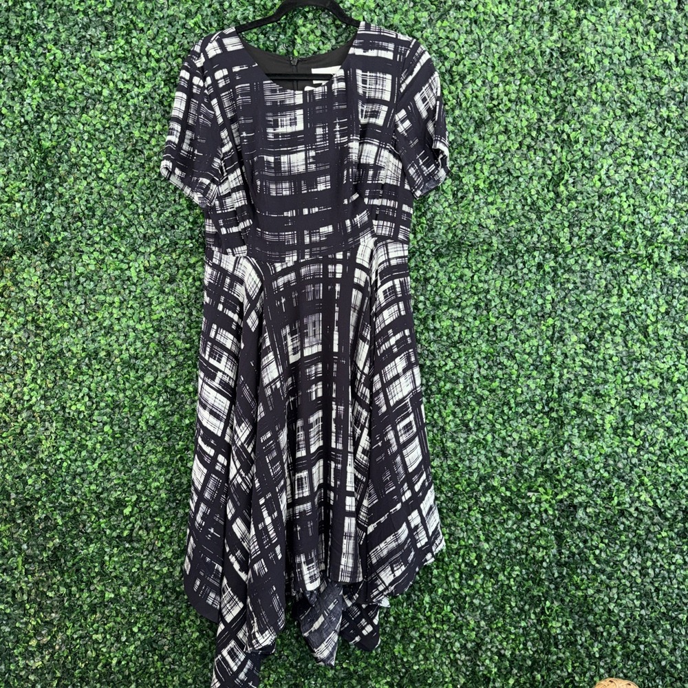 Anthropologie COREY LYNN CALTER Black/Gray PAINTED PLAID DRESS Flowy Flared 12p